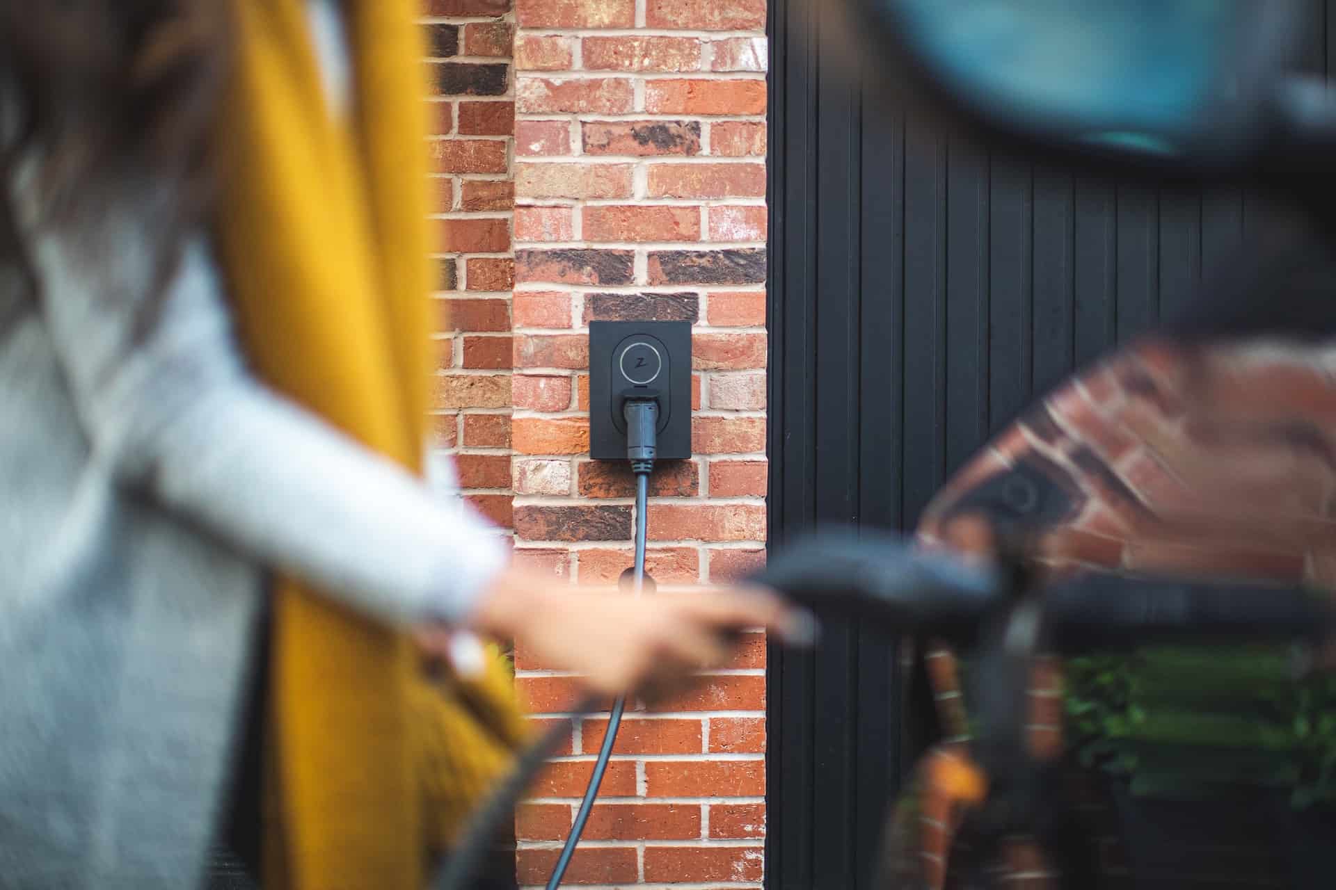 How to charge an electric car at home without a garage?